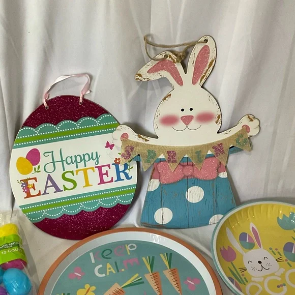 Easter Dinnerware Set & Decor,Platters, Napkins, Plastic Eggs 2 Wall Decorations - Picture 6 of 14